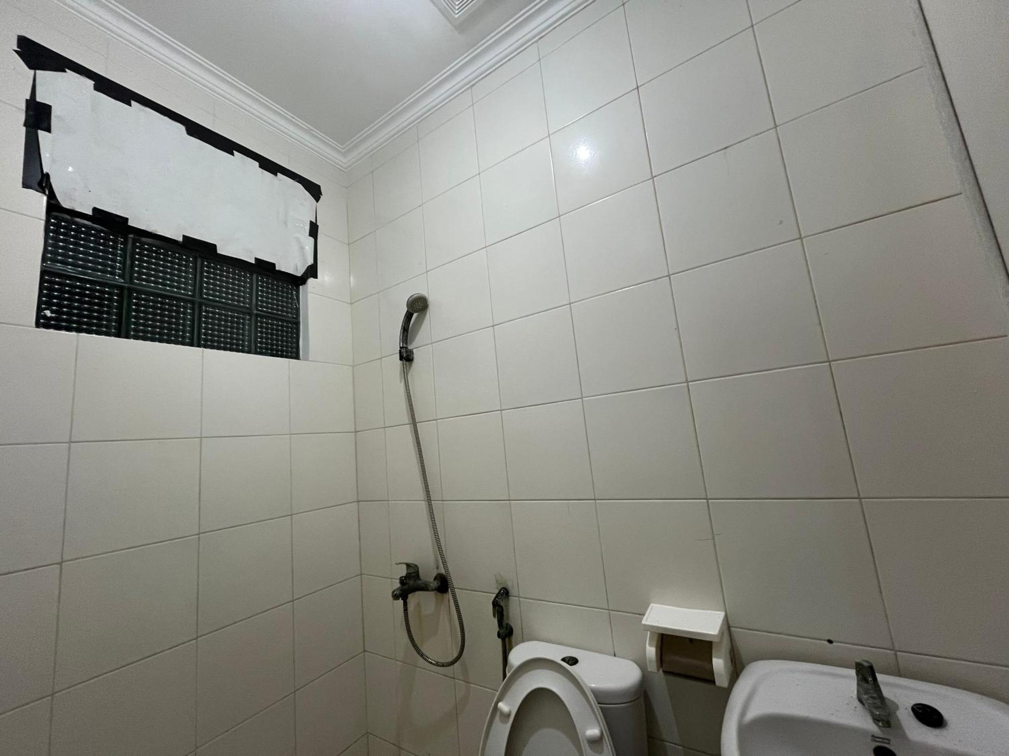 Spot On 94142 Al Fatih Residence Syariah 2 Jakarta Bagian luar foto